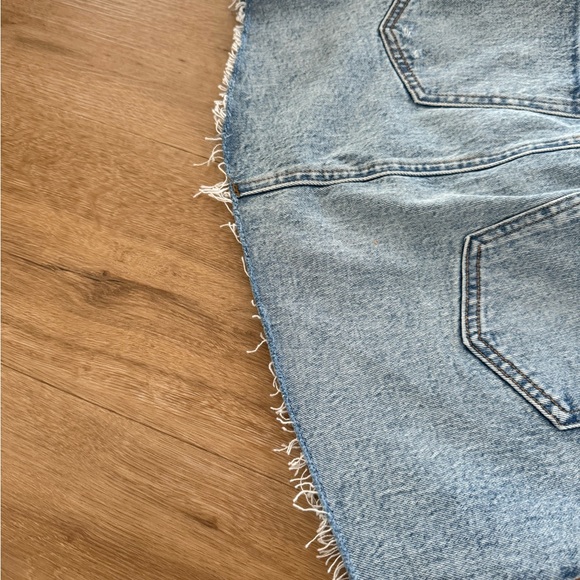 Abercrombie & Fitch Light Blue 90s Micro Mini High-Rise Denim Skirt 27 - Picture 6 of 6
